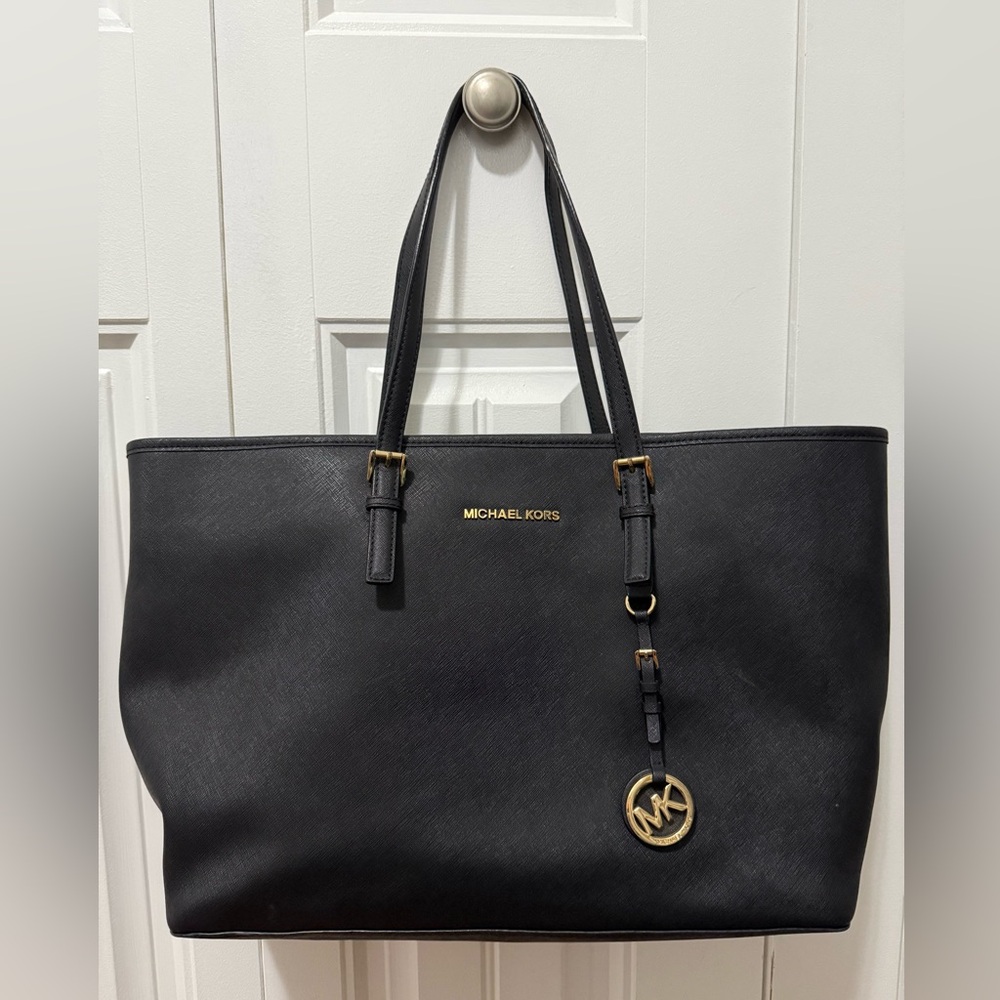 Michael Kors Jet Set Saffiano Leather Tote Bag in Black